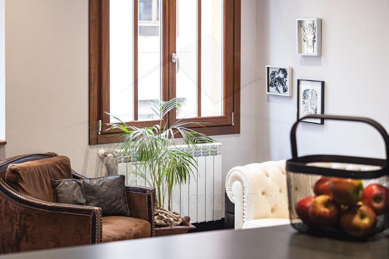 Chambre Noir Apartamento Oviedo Exteriör bild